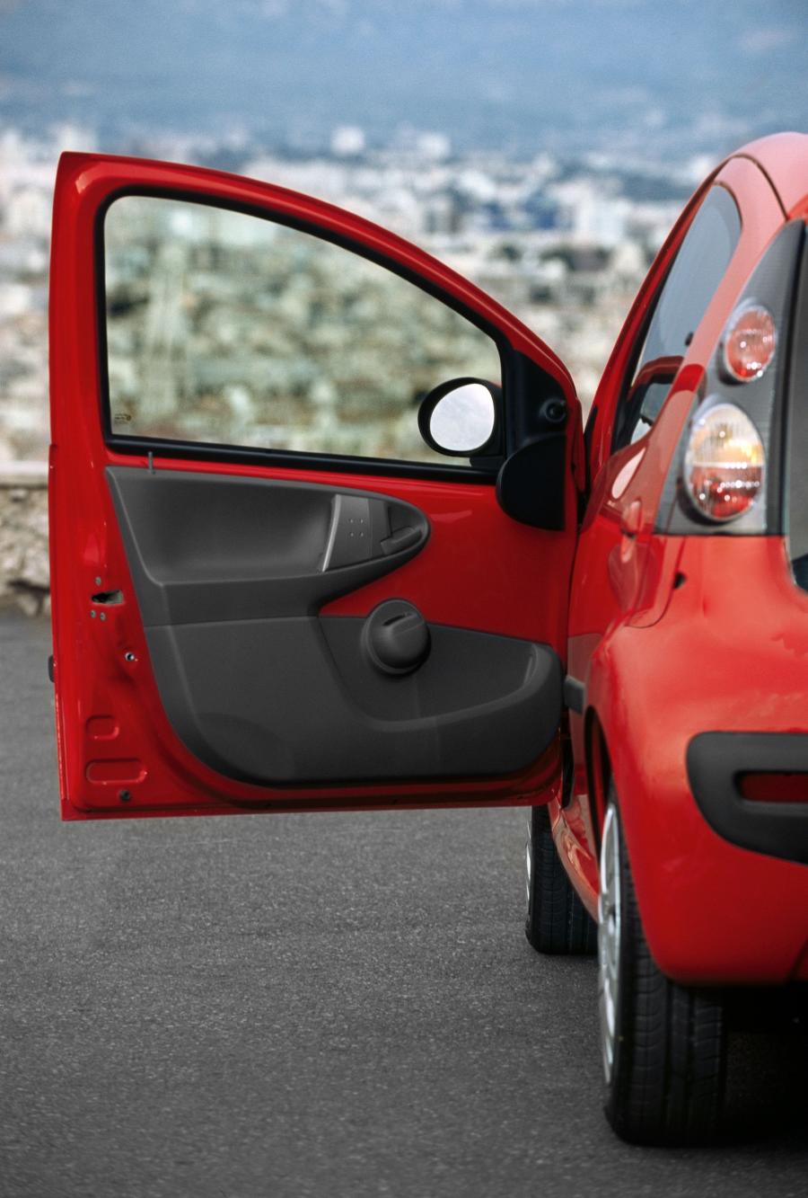  Citroen C1 5-Door 2012 года  (фото 62 из 124)